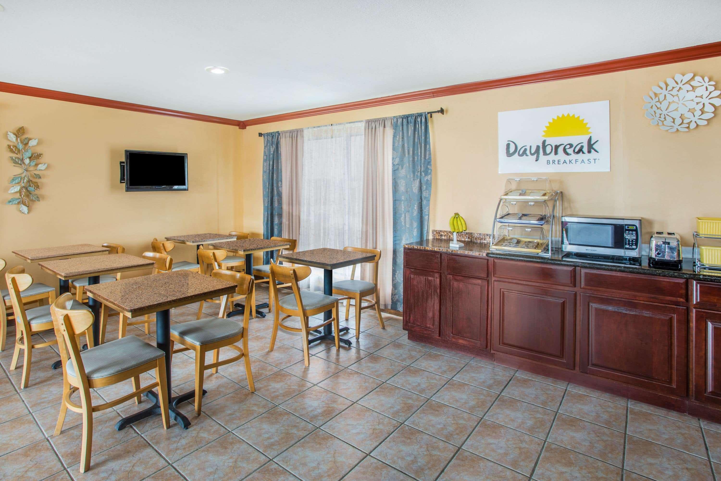 Days Inn By Wyndham Crowley Buitenkant foto